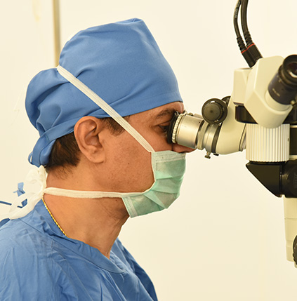 Dr. Niteen Dedhia - Eye Surgeon In Mumbai