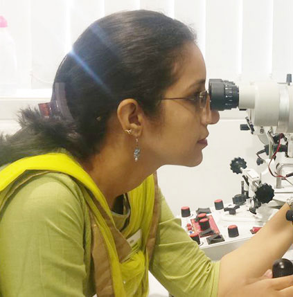 Dr. Ashini Maniar - Eye specialist In Kandivali
